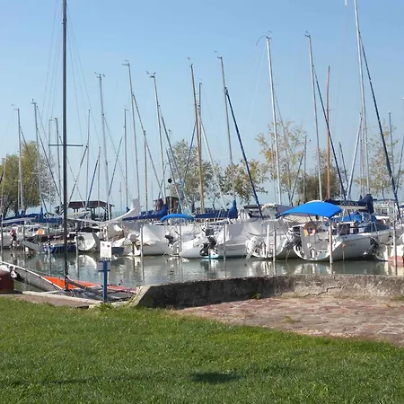 In Siofok/balaton 19976 * Siófok